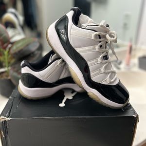 *USED* Air Jordan 11 Retro Low